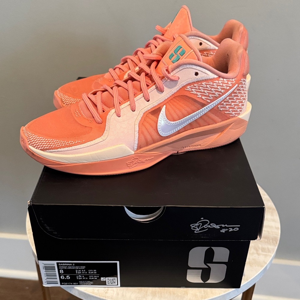 Nike Women's Sabrina 2